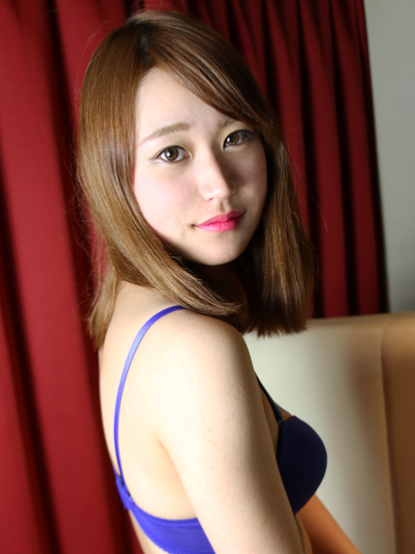 踊れ！チンチコリン・姫路加古川店 あいな 18歳 T：160　B：78(B)　W：55　H：80